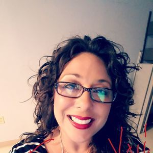 Meet your Posher, Leigh